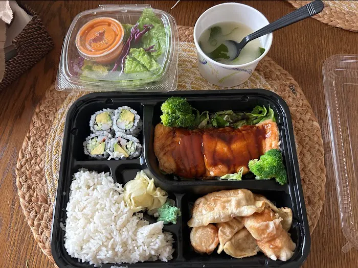 Double Fish Chinese Food & Sushi Picture 7