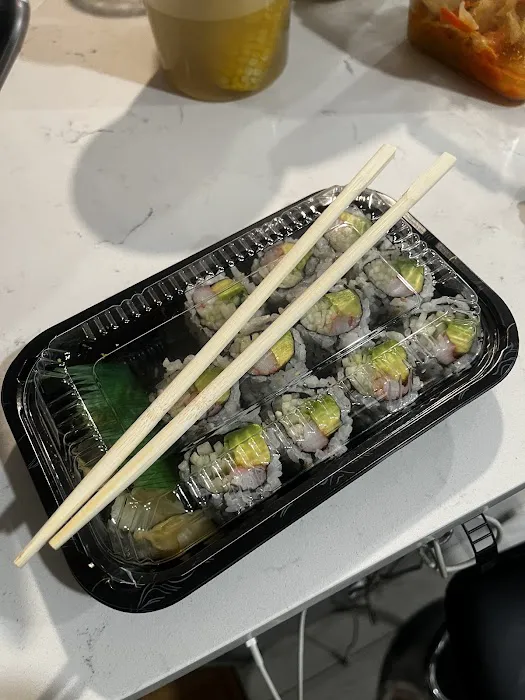 Double Fish Chinese Food & Sushi Picture 3