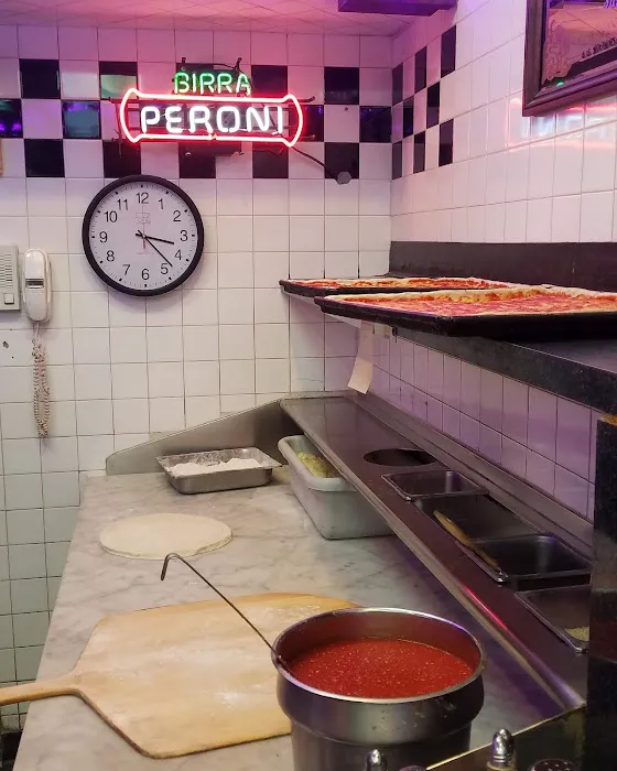 Joe's Pizzeria (Lynbrook NY) Picture 4