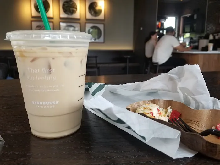 Starbucks Picture 10