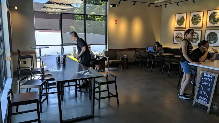 Starbucks Picture 7
