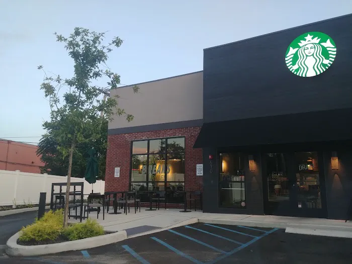 Starbucks Picture 3