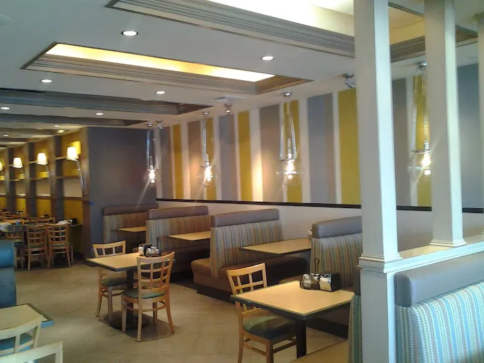 Gino's Pizzeria & Italian Restaurant Picture 7