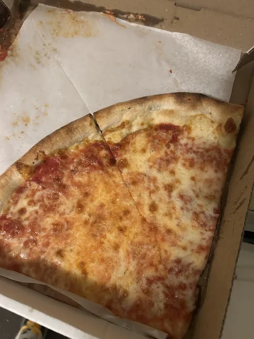 Gino's Pizzeria & Italian Restaurant Picture 2