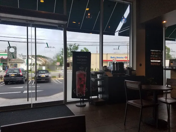 Starbucks Picture 2