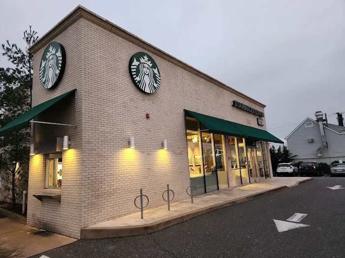 Starbucks Picture 4
