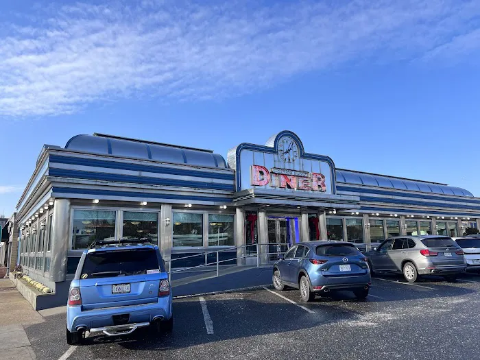 Golden Reef Diner Picture 3