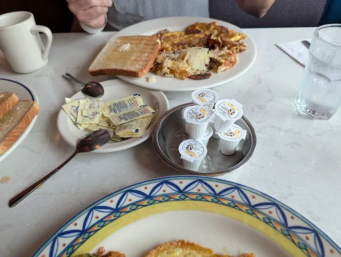 Golden Reef Diner Picture 6