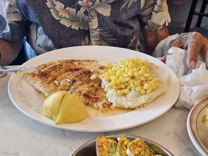 Golden Reef Diner Picture 2