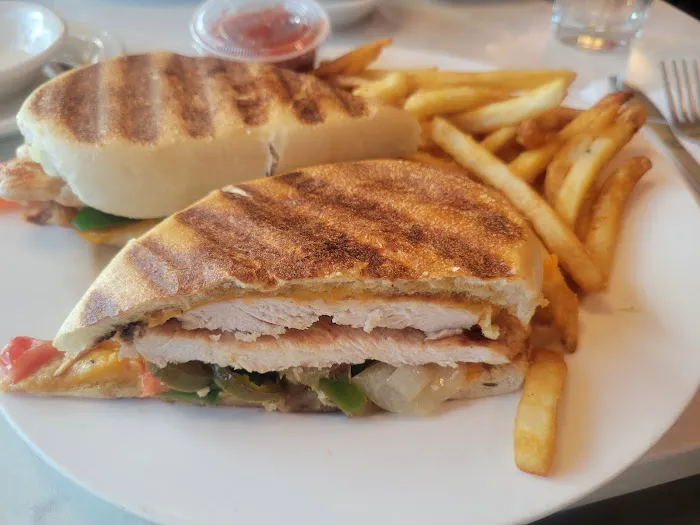 Golden Reef Diner Picture 9
