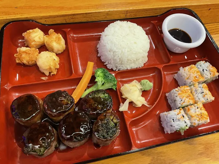 Tanoshi Sushi Picture 8