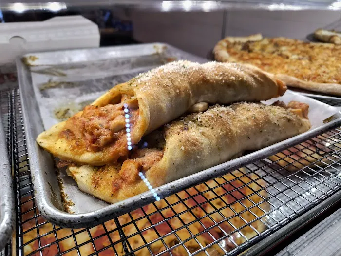 Saltano’s pizzeria Picture 6