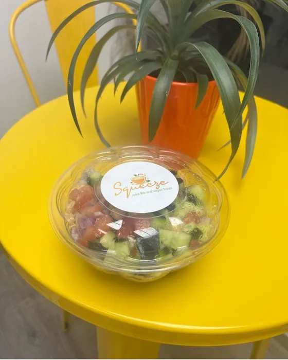 Squeeze Juice Bar and Vegan Treats Picture 2
