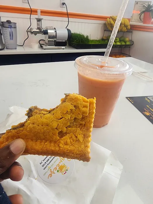 Squeeze Juice Bar and Vegan Treats Picture 4