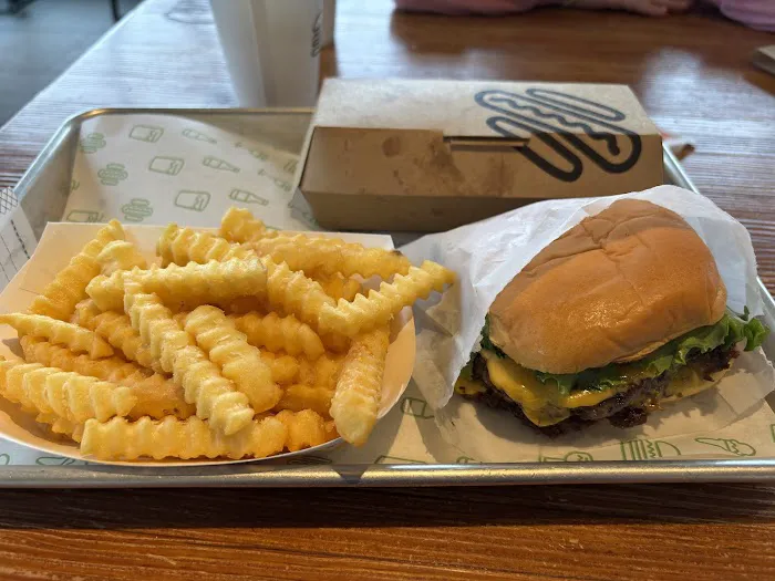 Shake Shack Westbury Picture 6
