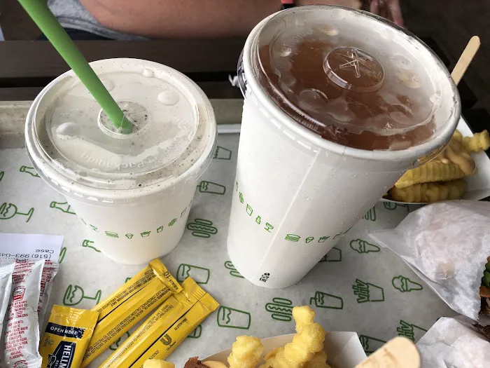 Shake Shack Westbury Picture 1