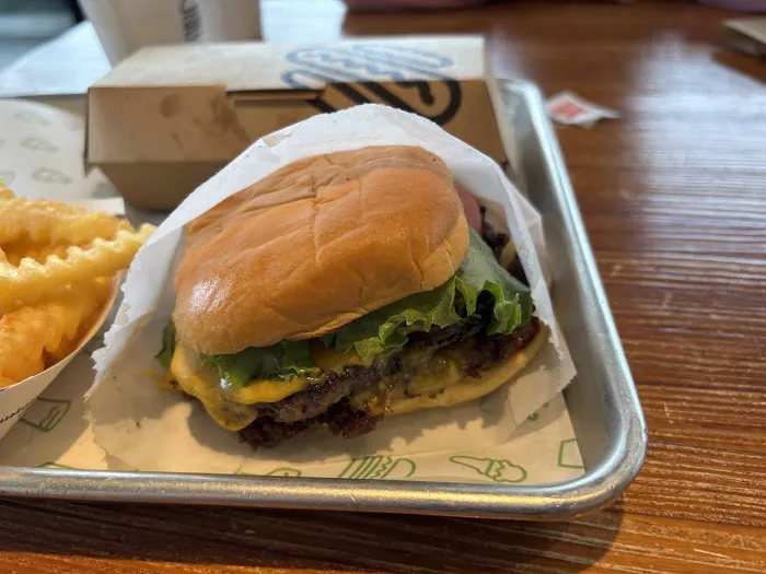 Shake Shack Westbury Picture 2