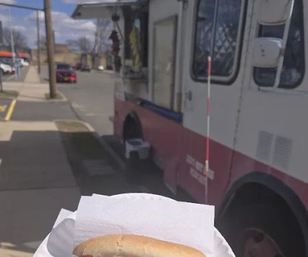 GiGi's Hot Dogs