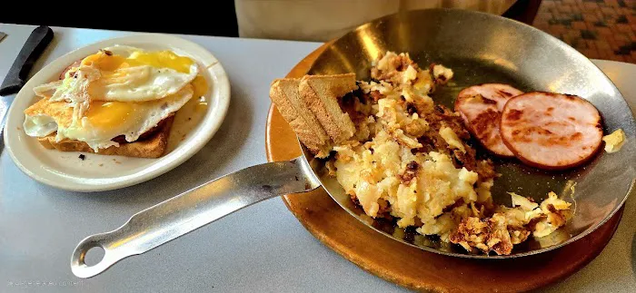 Thomas's Ham & Eggery Diner Picture 1