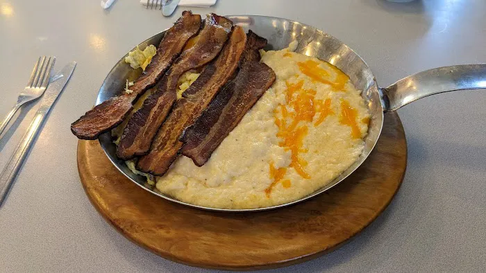 Thomas's Ham & Eggery Diner Picture 6
