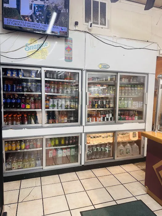 EL MANA’ DELI CORP Picture 2