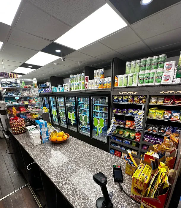 New Mott Deli Picture 4