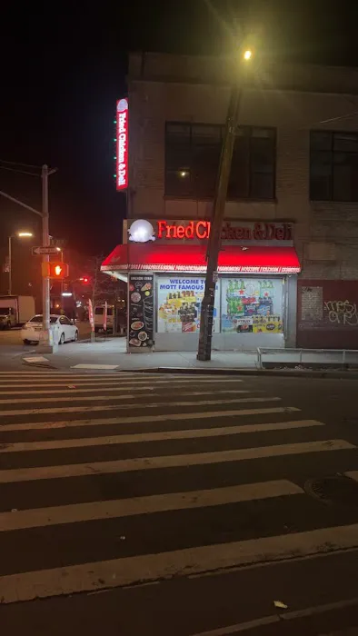 Mott's Famous Fried Chicken & Deli Picture 1