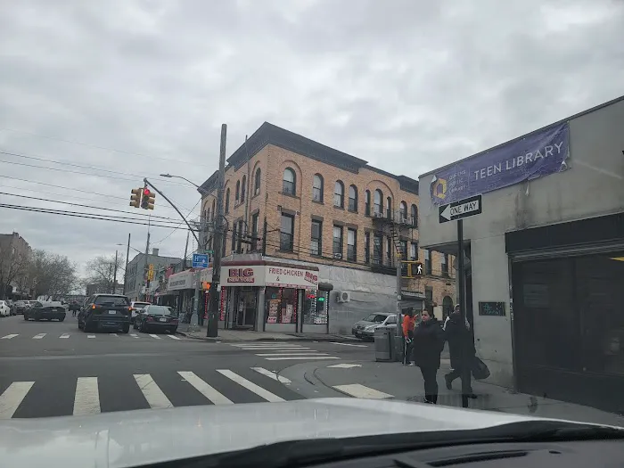 Crown Fried Chicken Far Rockaway Picture 3