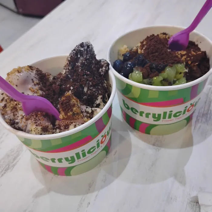 Berrylicious Frozen Yogurt, Smoothies, Coffee and More Picture 9