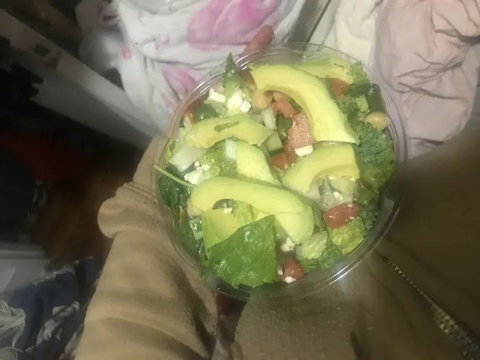 Fresh Bites Deli Picture 5