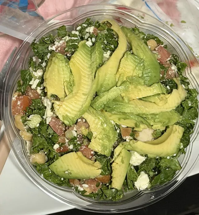 Fresh Bites Deli Picture 3