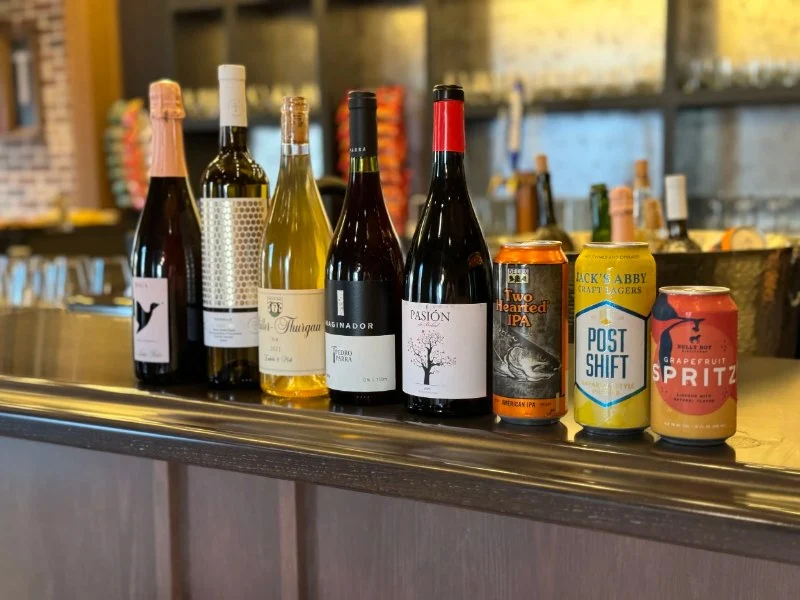 How Wine Bars Are Hosting Tastings to Introduce New Varieties