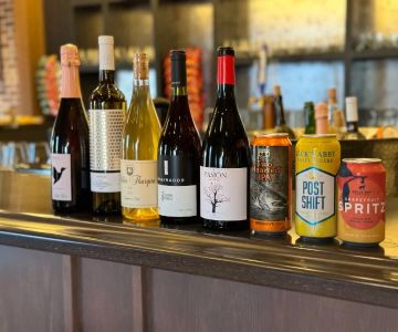 How Wine Bars Are Hosting Tastings to Introduce New Varieties