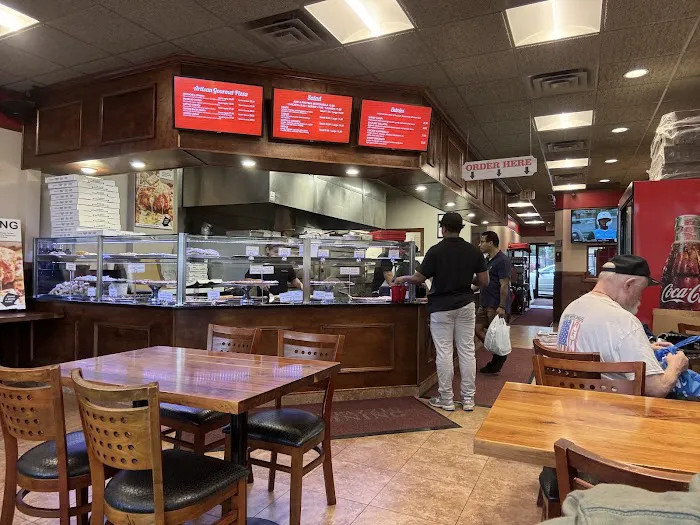 Previti Pizza & Papazzio Dining Picture 5