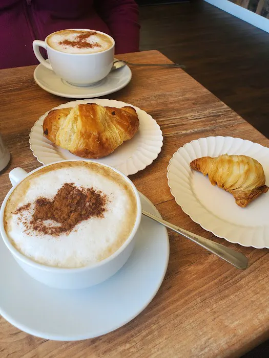 Carman Avenue Cafe Picture 1