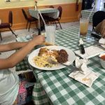 Armando’s Restaurant Deli & Pupuseria