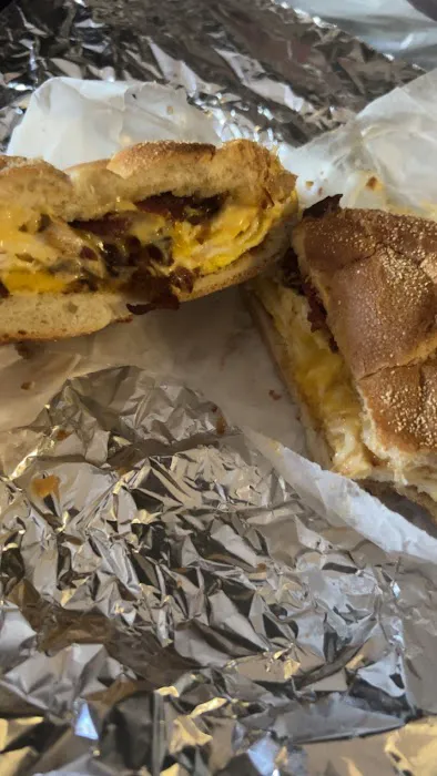 BEACH BREEZE DELI Picture 5