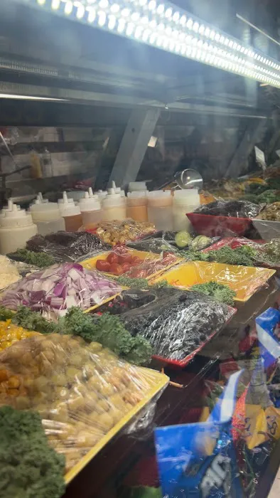 BEACH BREEZE DELI Picture 1