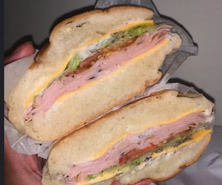 Idress Deli On The Bay