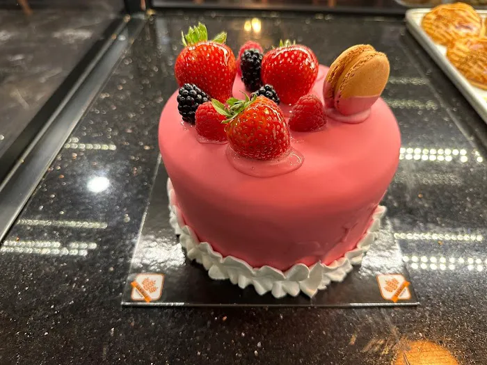 Pavlova Bakery Cafe Picture 3