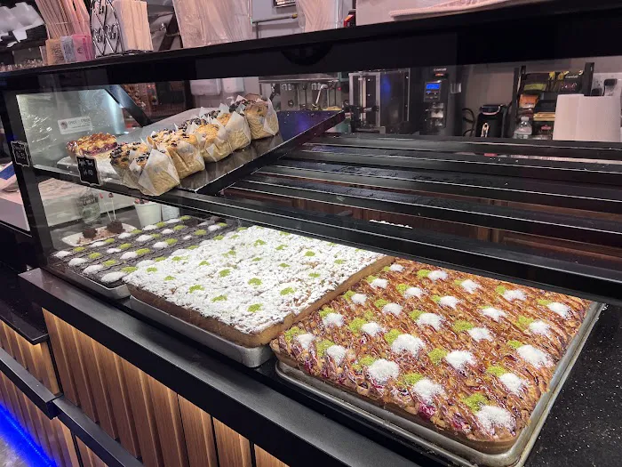 Pavlova Bakery Cafe Picture 6
