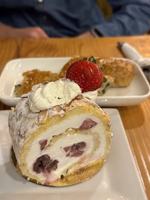 Pavlova Bakery Cafe Picture 5