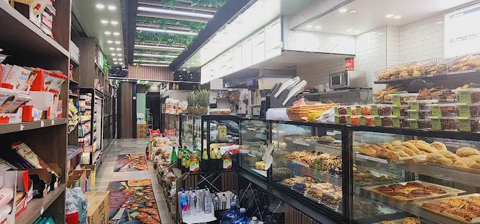Rocco's Bagels, Deli & Grill Picture 1