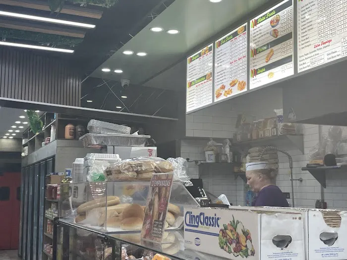 Rocco's Bagels, Deli & Grill Picture 7