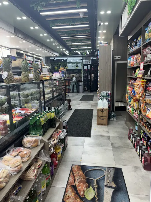 Rocco's Bagels, Deli & Grill Picture 4