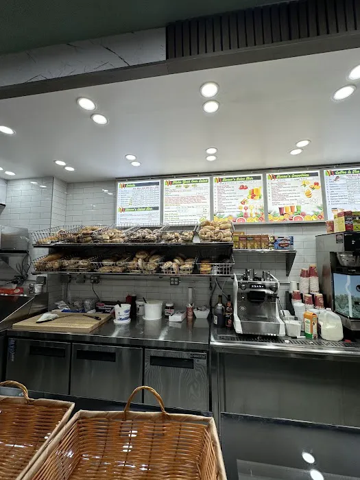 Rocco's Bagels, Deli & Grill Picture 6