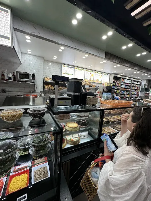 Rocco's Bagels, Deli & Grill Picture 9
