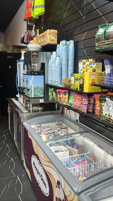 Eat in Deli Picture 4