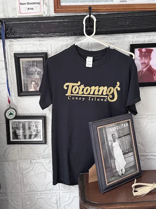 Totonno's Picture 5
