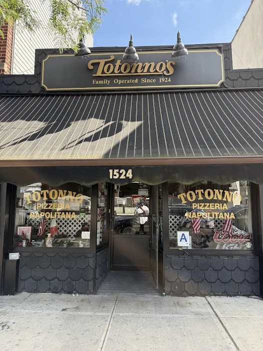 Totonno's Picture 6